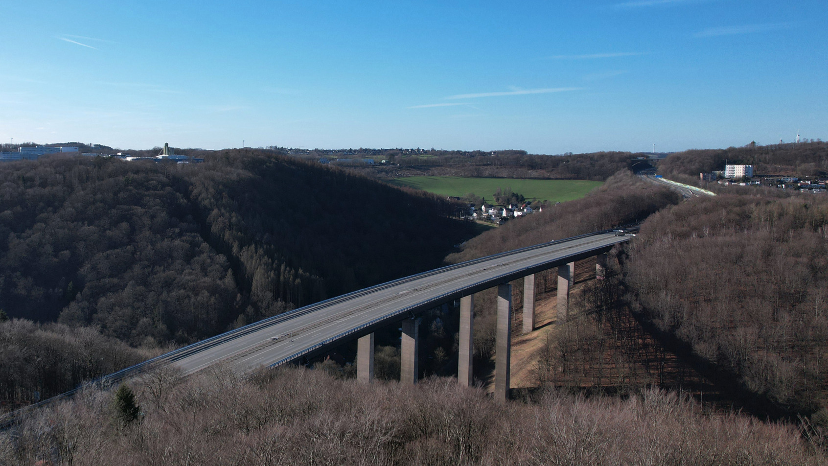 Bild zu Rahmede-Talbrücke (A45): Förderung für Unternehmen